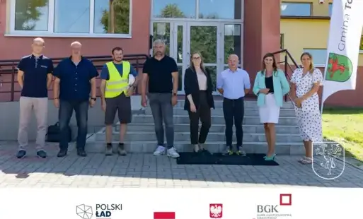 Zdjęcie do Inwestycja w Lubiszewie Tczewskim staje się faktem! Plac budowy pod rozbudowę szkoły został oficjalnie przekazany