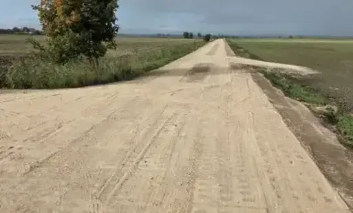 Zdjęcie do  Zakończyła się modernizacja drogi w Czatkowach